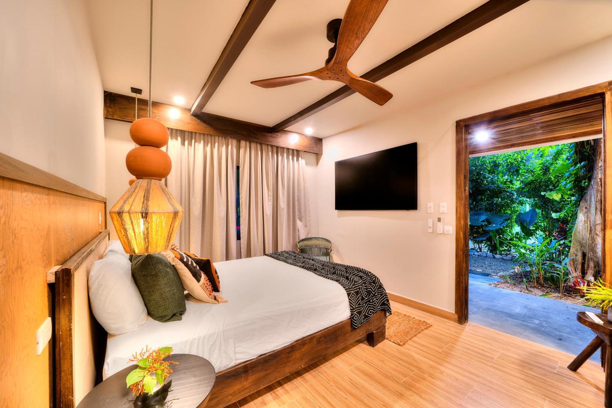 Conga Boutique Hotel Puerto Viejo de Talamanca Eksteriør bilde